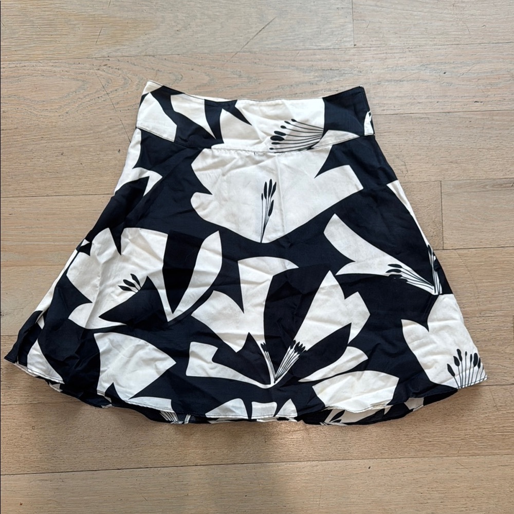 Alice + Olivia Navy and White Floral Skirt